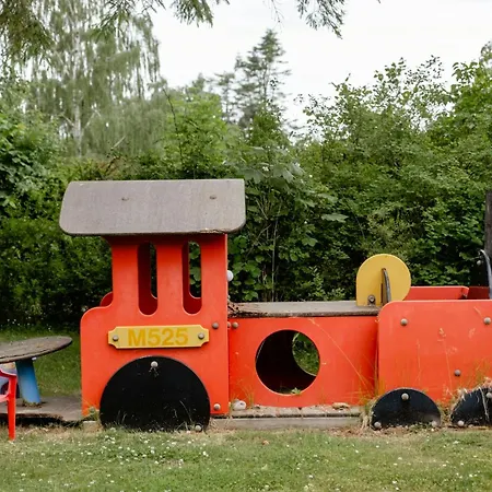 Among Trees With Architectural Flair Vakantiehuis *