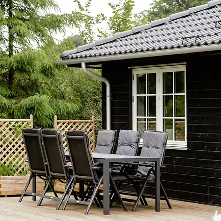 Among Trees With Architectural Flair 度假居 Dronningmølle