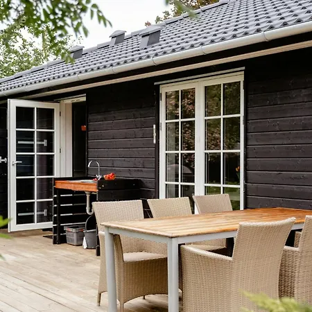 Among Trees With Architectural Flair * Dronningmølle