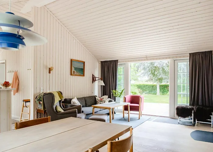 Among Trees With Architectural Flair Сasa de vacaciones Dronningmølle