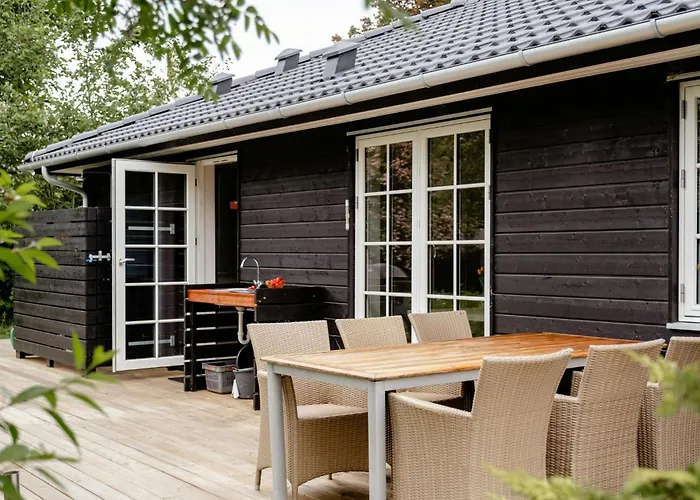 Among Trees With Architectural Flair * Dronningmølle